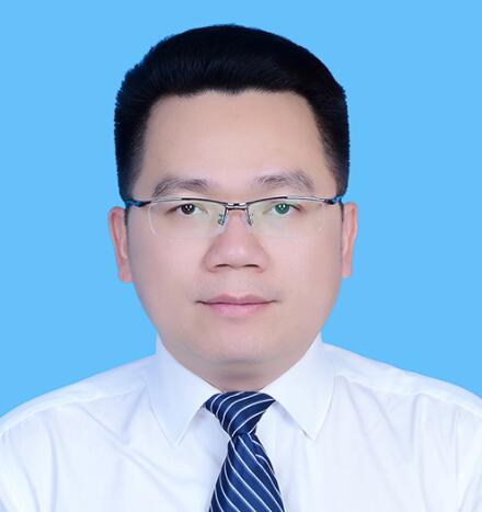 蒙啟鵬簡歷：百色市委副書記蒙啟鵬，曾任廣西團(tuán)委書記、柳州市副市長、欽州副市長