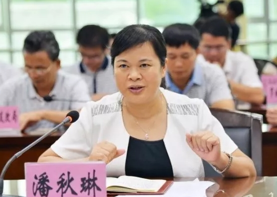 潘秋琳簡歷：河池市政協(xié)副主席潘秋琳，曾任河池市委副秘書長、羅城縣長、南丹縣委書記