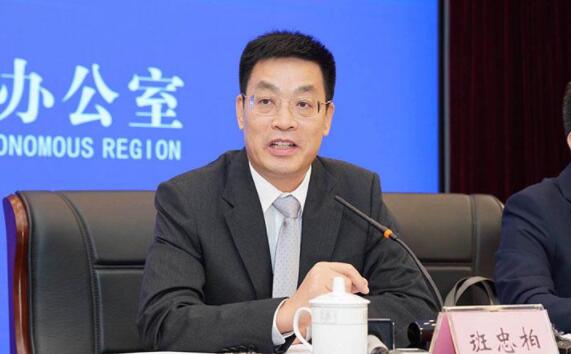 班忠柏簡歷：廣西政協(xié)民族和宗教委主任班忠柏，曾任廣西民宗委主任，防城港市長