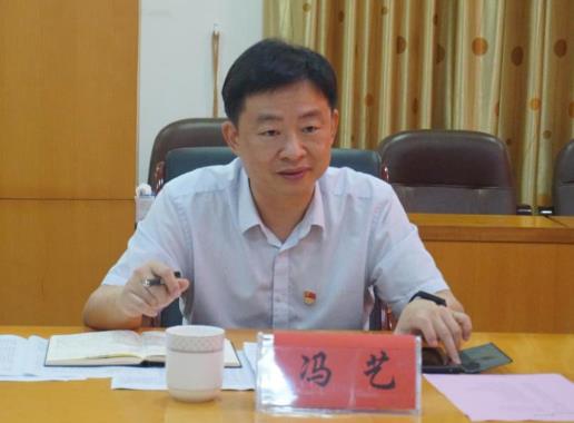 馮藝簡歷：百色市樂業(yè)縣委書記馮藝，曾任貴港市財(cái)政局局長、農(nóng)業(yè)農(nóng)村局局長、覃塘區(qū)委副書記